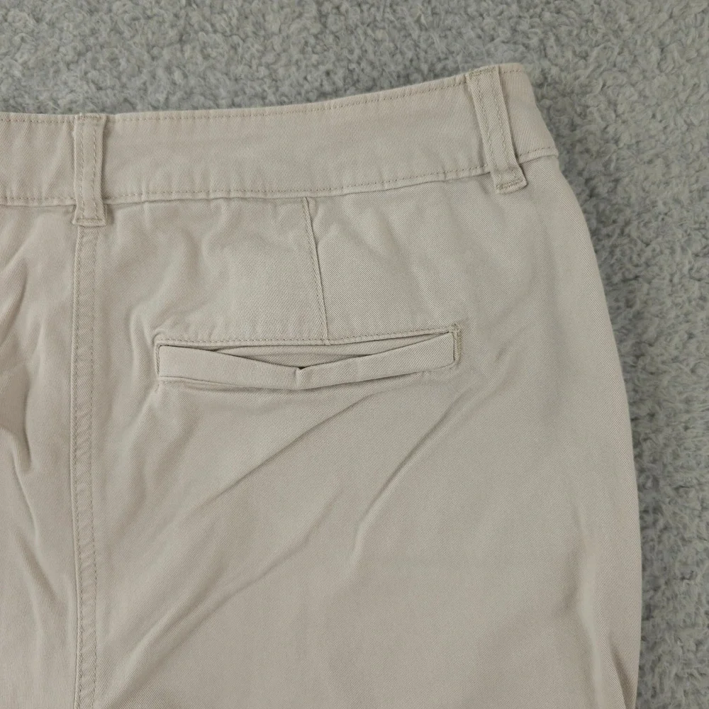 Chicos Pants Womens 0.5 US 6 Khaki Beige Chino Crop Lightweight Stretch Casual